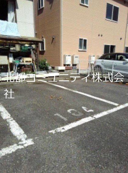 ﾌｧﾐｰﾙ鐙 駐車場