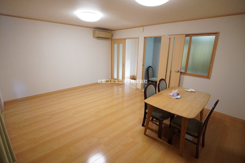 入船町貸家 リビング