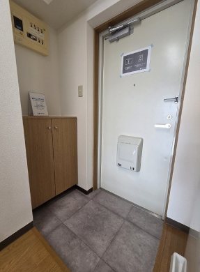 ﾊﾟｰｸｻｲﾄﾞｸﾞﾘｯﾀｰ弁天 玄関