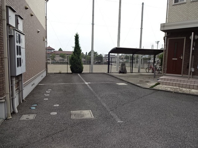 サンビレッジ樅ノ木C棟 駐車場
