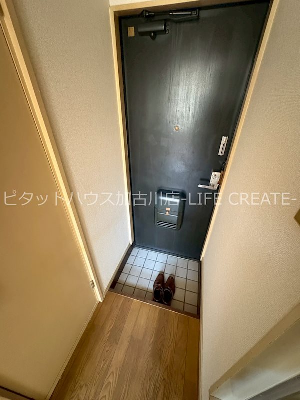 ラポール中津 玄関