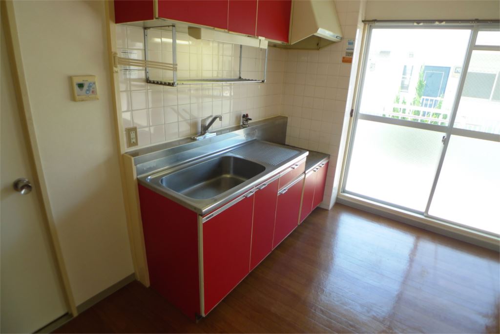 レオパレスI キッチン