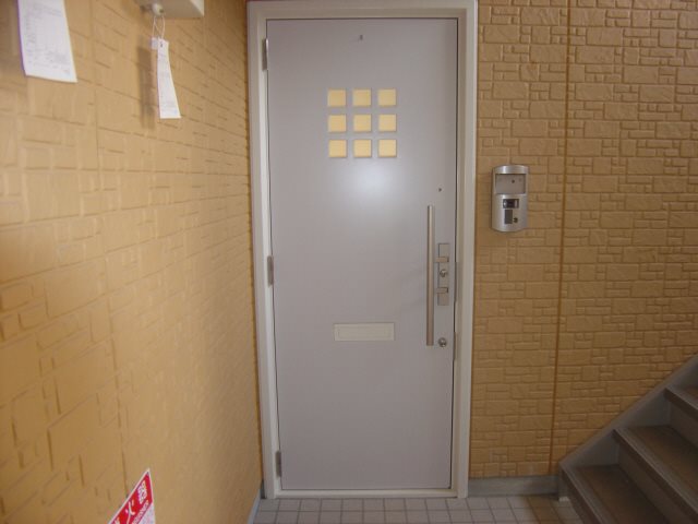PARADORES Ｃ棟 玄関