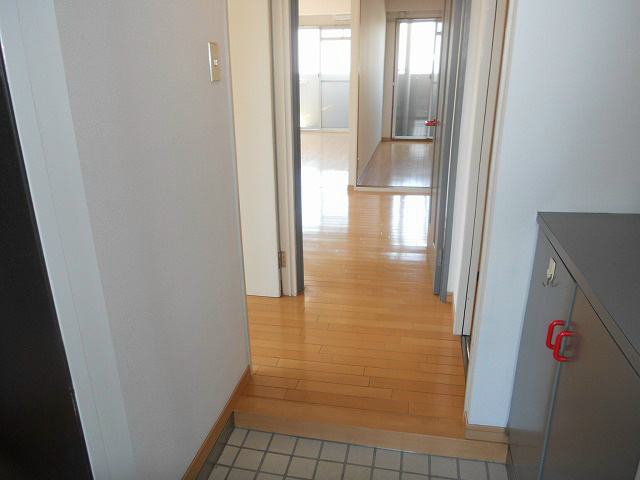 ロイヤルコーポ伊保Ⅱ 玄関