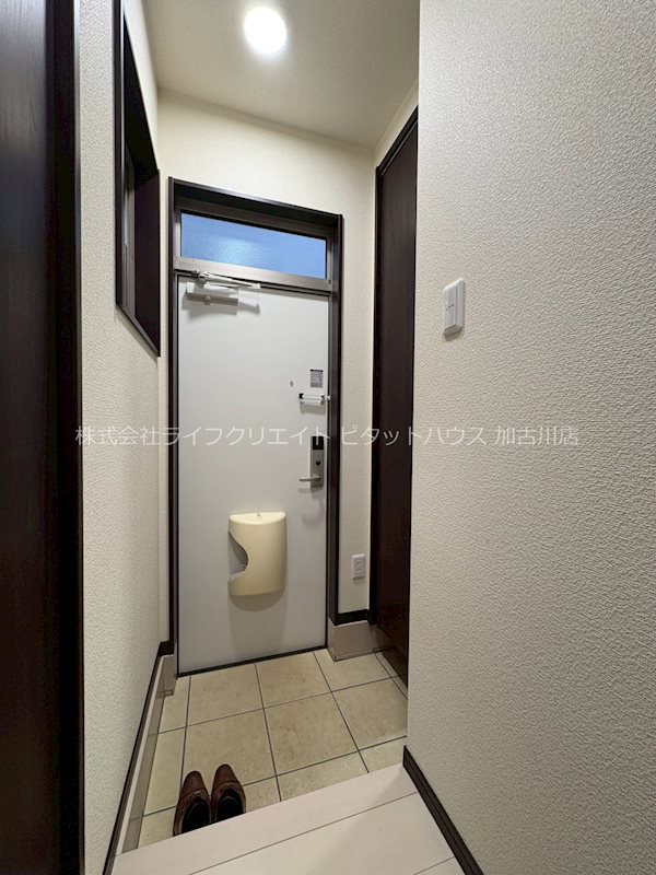 エスティバル加古川西 玄関