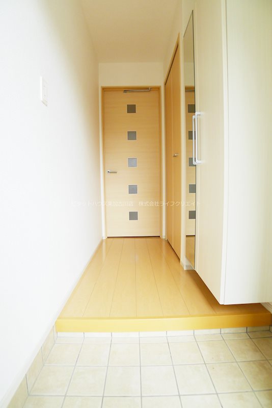 トレノ・イリーデⅡ 玄関