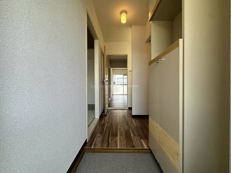 タウニィ日岡 玄関