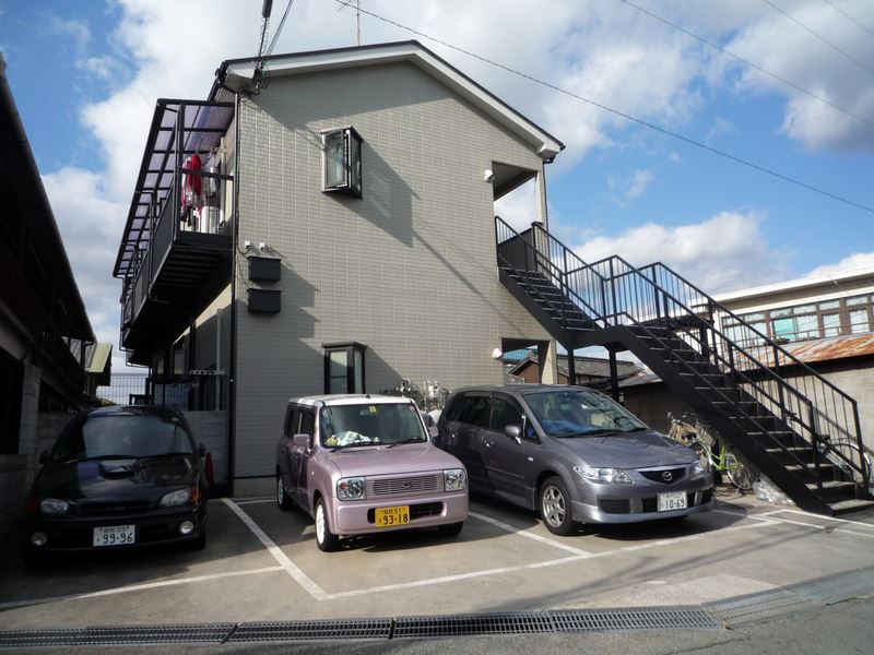ハイツ新在家 外観写真