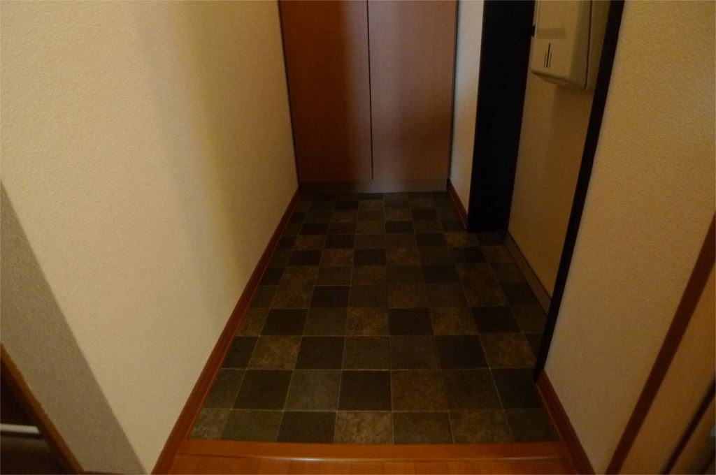 パインハイアット 玄関