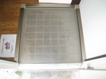 リバーハイツ 玄関