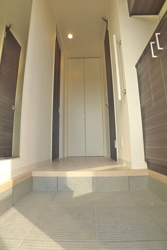 ラ・シエンヌ 玄関