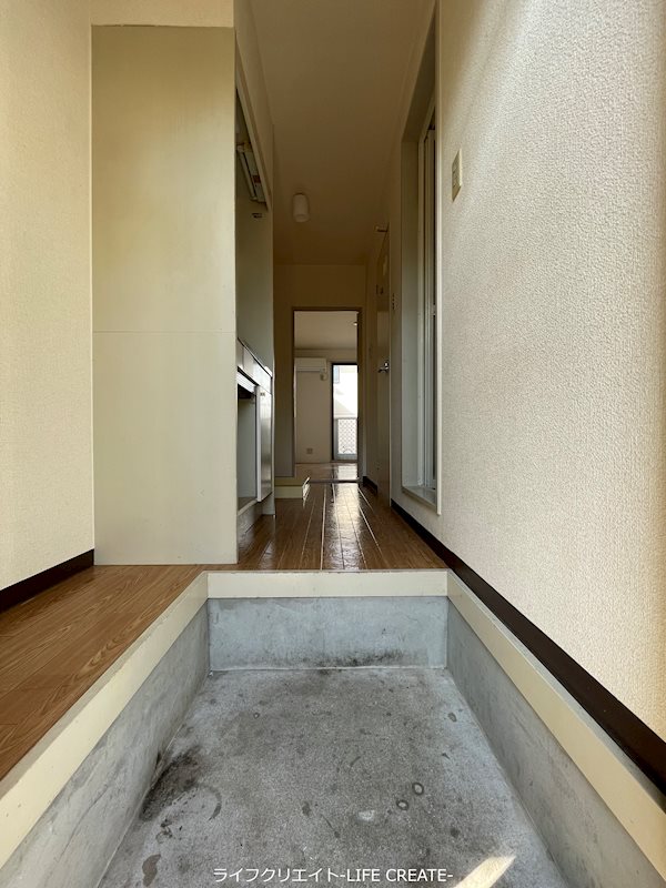 パインズコート 玄関