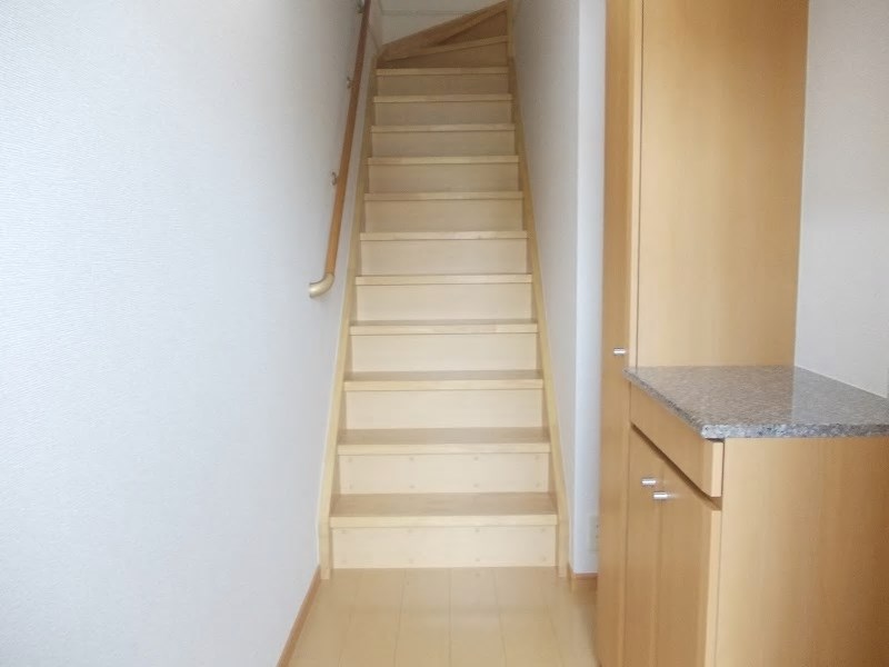 フレミールＡ 玄関