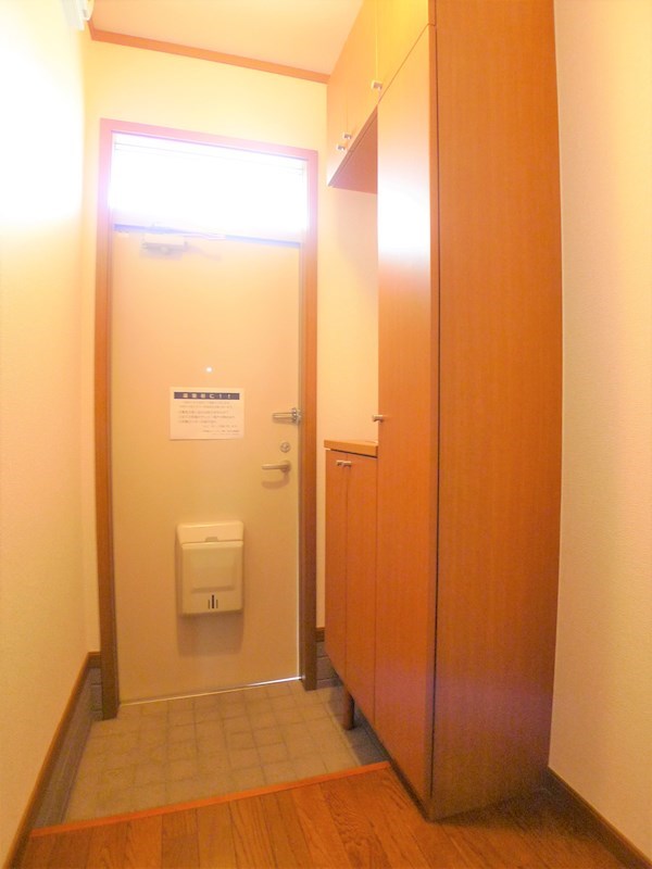 ジュージパーク５６ 玄関