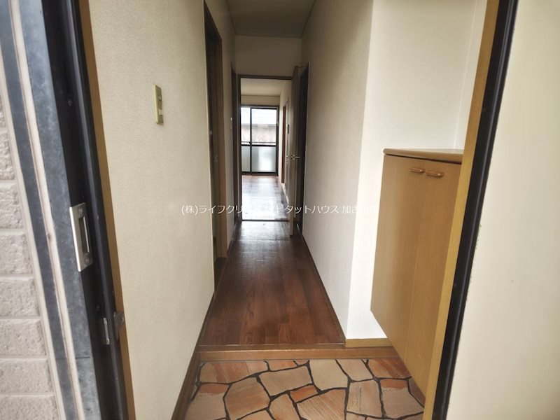 ウィスタリアK 玄関