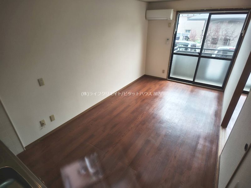 ウィスタリアK リビング