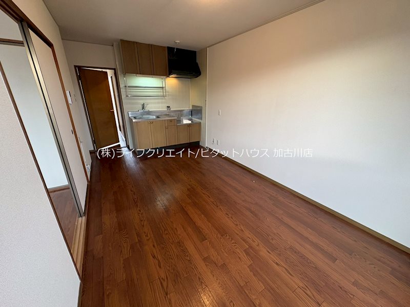 ウィスタリアK リビング