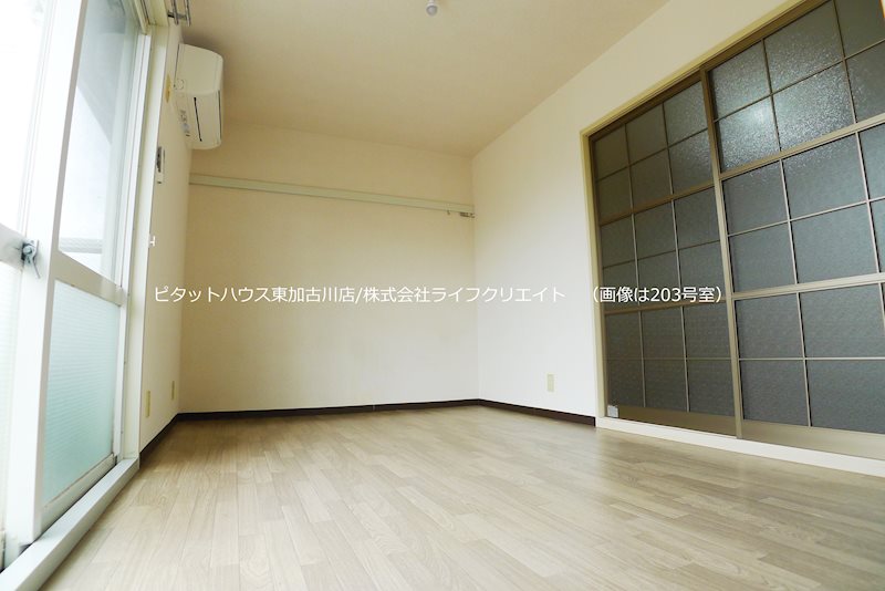 グリーンアヴェニュー古宮 リビング