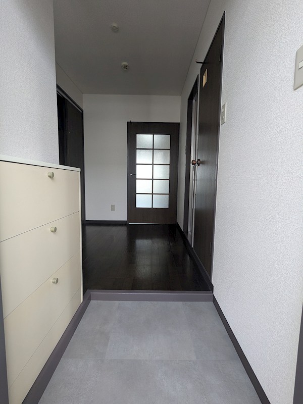 アドニス２１ 玄関