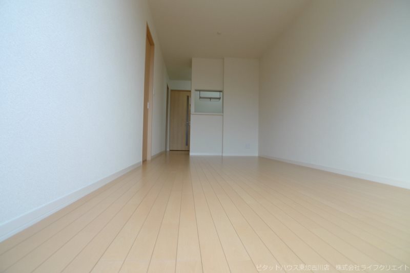 エンカーサ加古川駅北 リビング