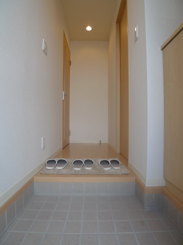 シャーメゾン・ひまわりＢ 玄関