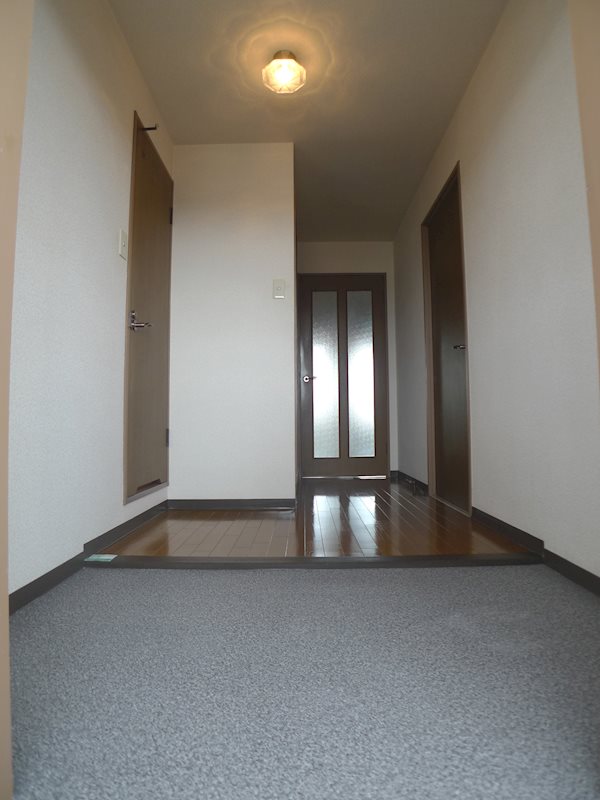 エンジェル尾上 玄関