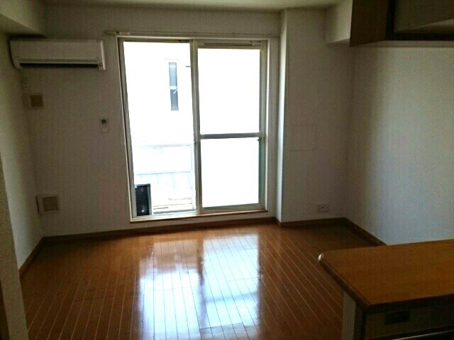 アミュ　ロータス リビング