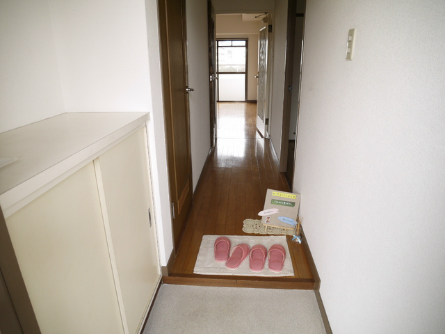 シャトー神川 玄関