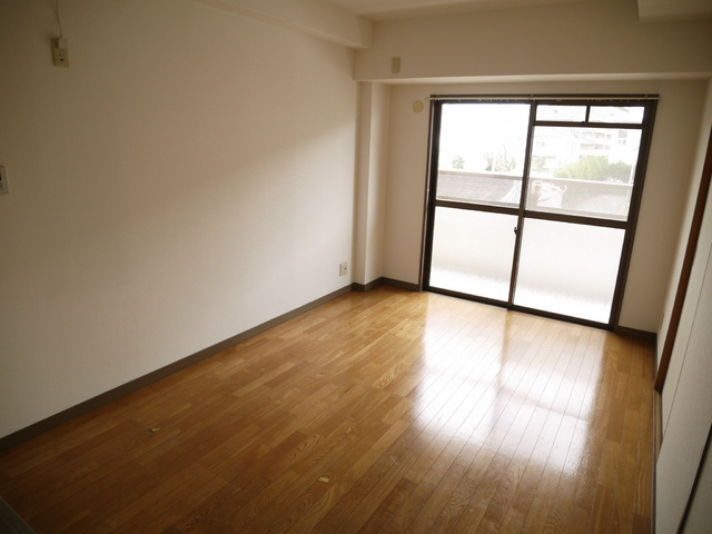 シャトー神川 リビング