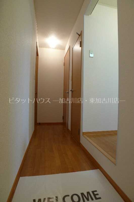 メゾンボヌール 玄関