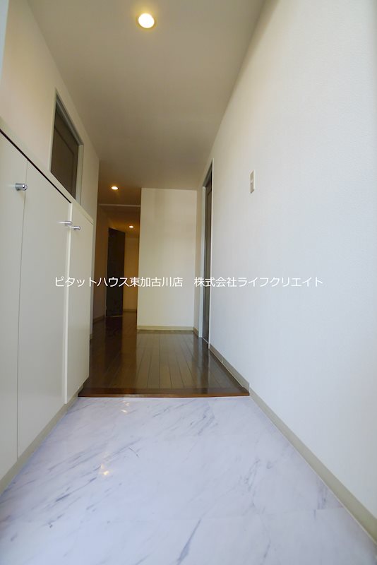 ハイツ東加古川 玄関