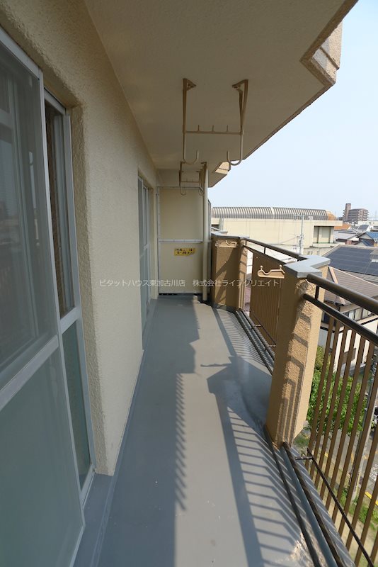 加古川鳩里団地2号棟 ベランダ