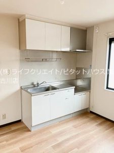 ヴィラ・シャンピニョンⅡF キッチン