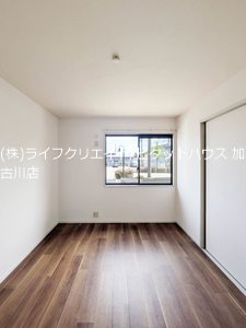 フォーレスタカオカ ベッドルーム