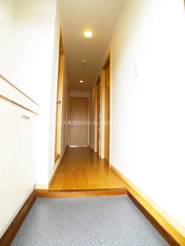 クラトンｅｙ 玄関