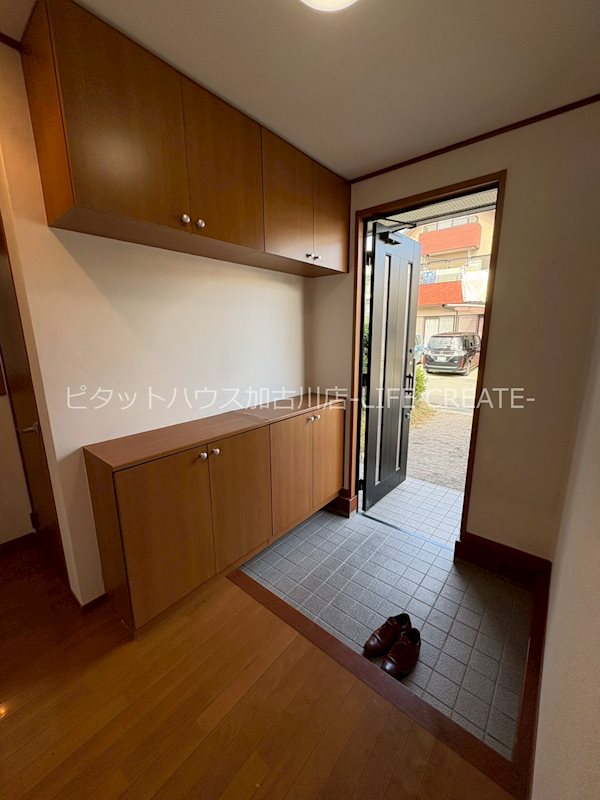 一色西貸家 玄関