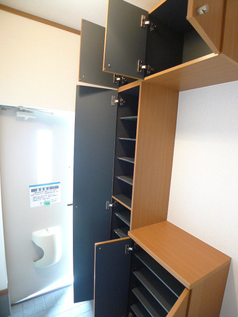 ヴェルドュールA 玄関