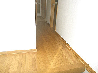 ロレーヌハイツ宝殿2&amp;times;4 玄関