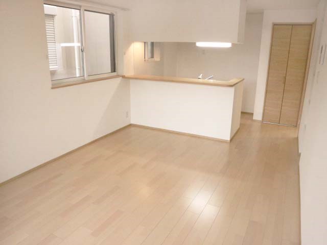 エレアージュ宝殿駅前Ⅱ リビング
