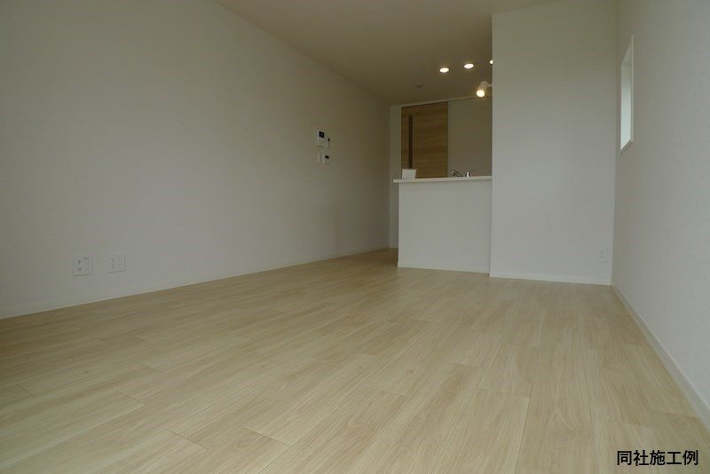 イン　フローラ　大島 リビング