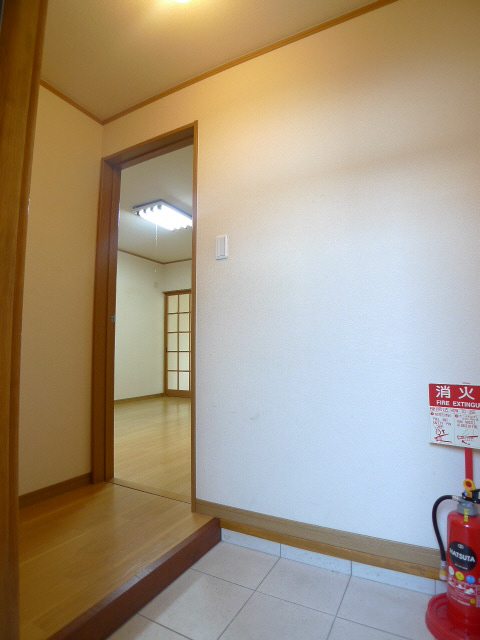 西川ハイツ 玄関