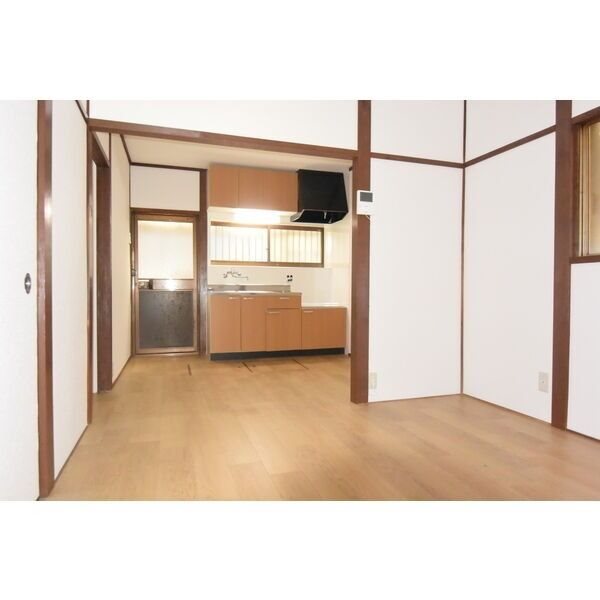 東本荘貸家 リビング