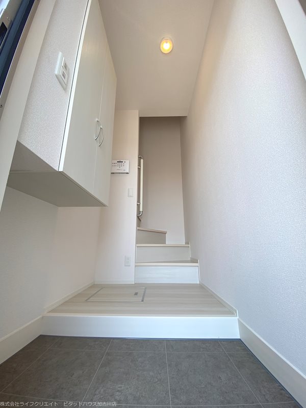 モアナ　B棟 玄関