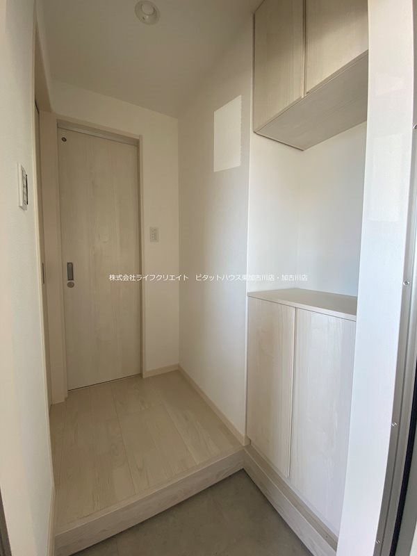 ジュネス寺家町 玄関