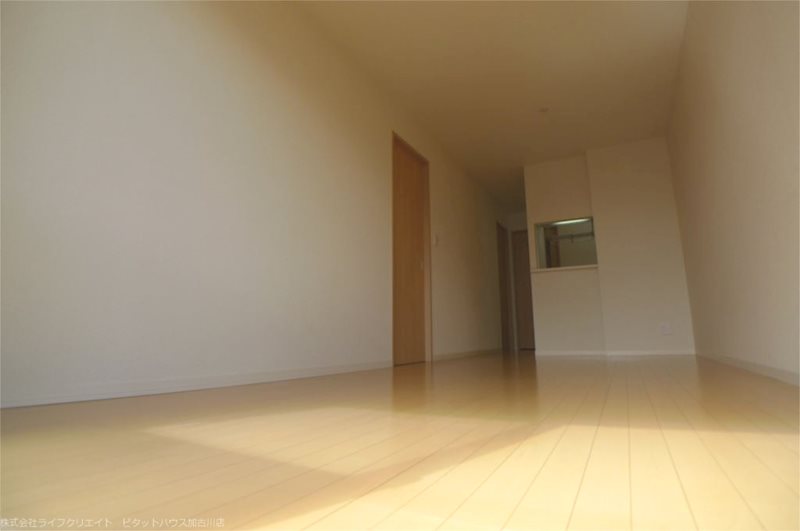 エンカーサ加古川駅北 リビング