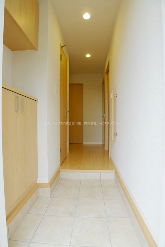 カーザ　ボニータC 玄関