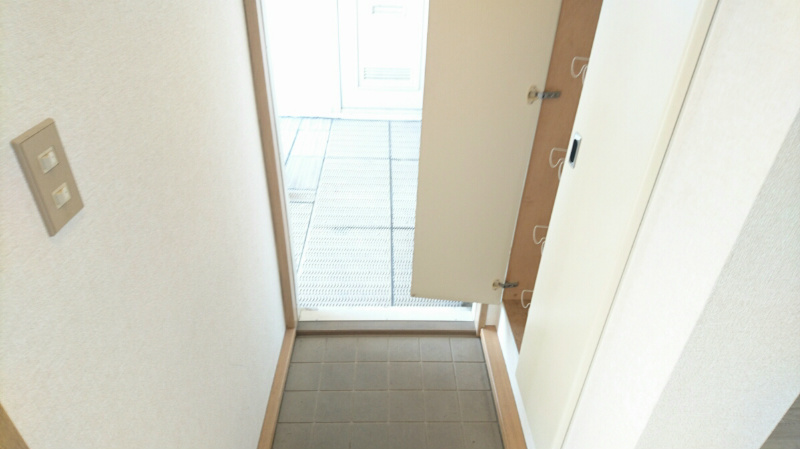 サニーハイツ 玄関