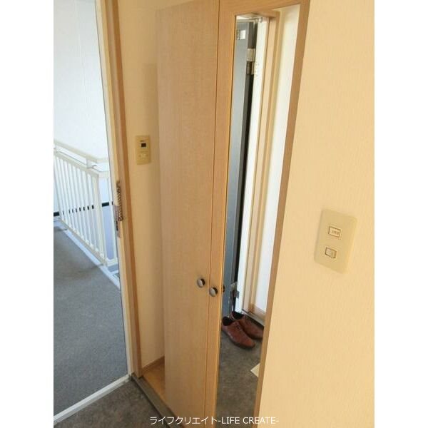 ハイツサンライフ　D棟 玄関