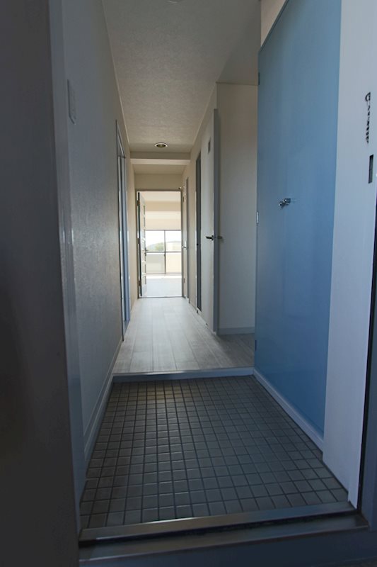 ルミエール壱番館 玄関