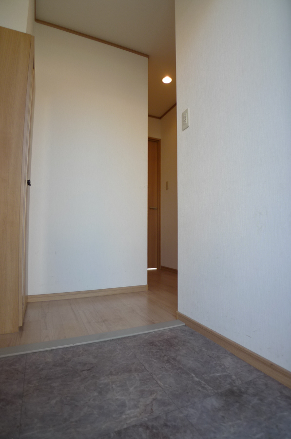 プランドール中津 玄関